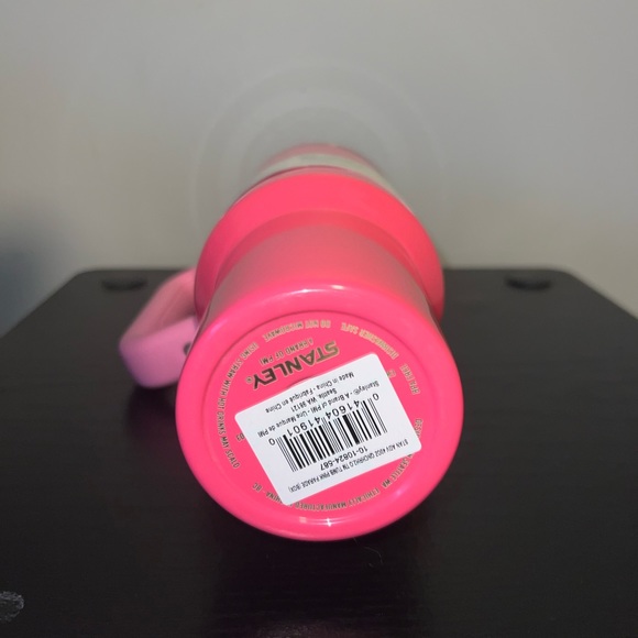 BNWT 40oz Pink Parade Stanley - Picture 2 of 5